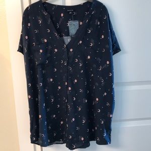 Torrid blouse NWT size 3. Cute Moon pattern.
